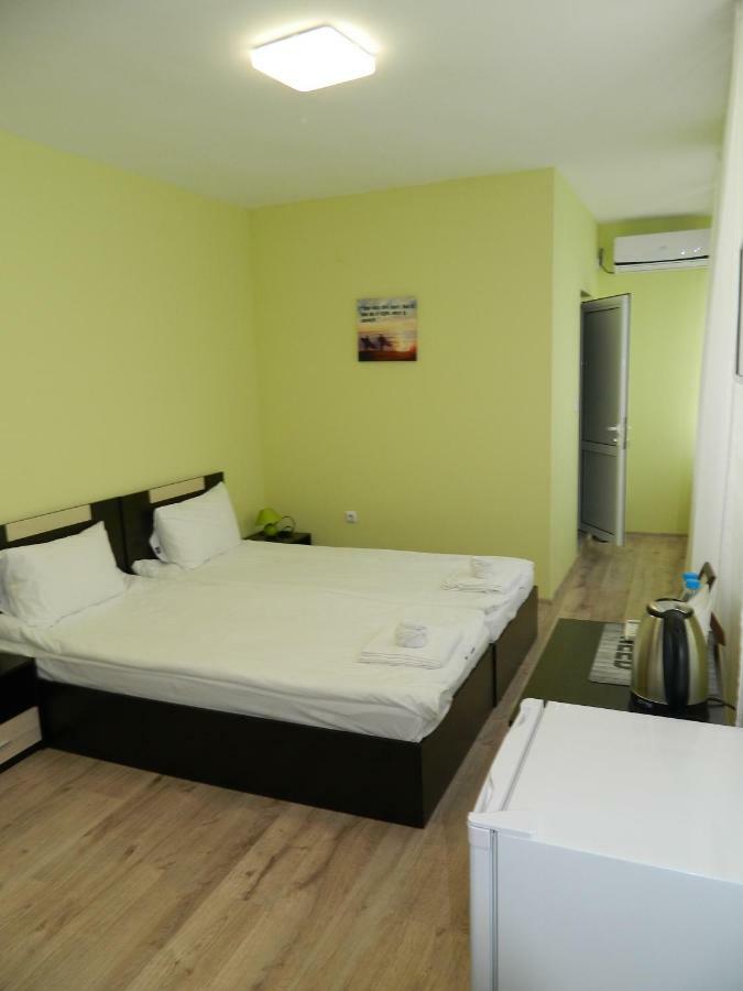 Guest Rooms Soleo Balchik Exterior photo